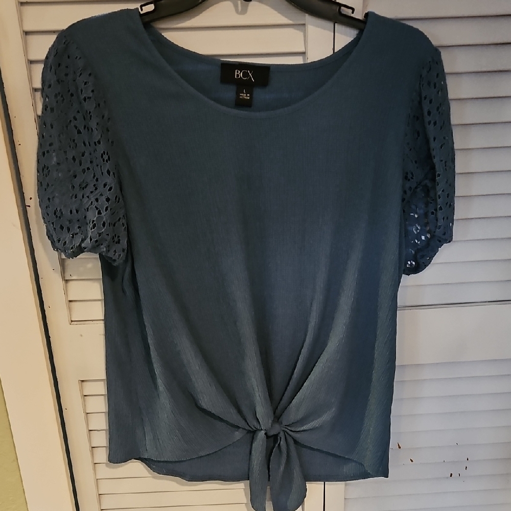 BCX Women's Blue Lace Sleeve Tie-Front Blouse